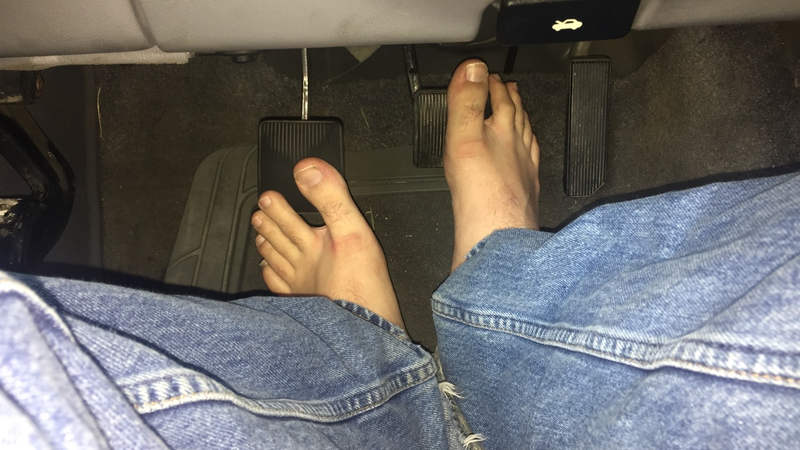 Illustration for article titled Im Drivin Barefoot